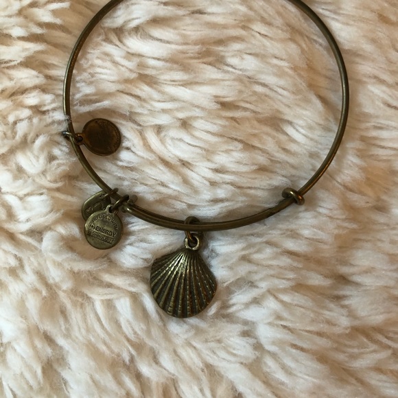 Alex and Ani Jewelry - Alex and Ani “seashell” bracelet